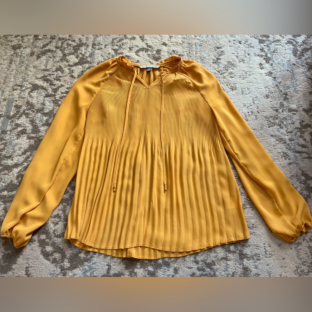 Valerie Steven’s Yellow top size Small